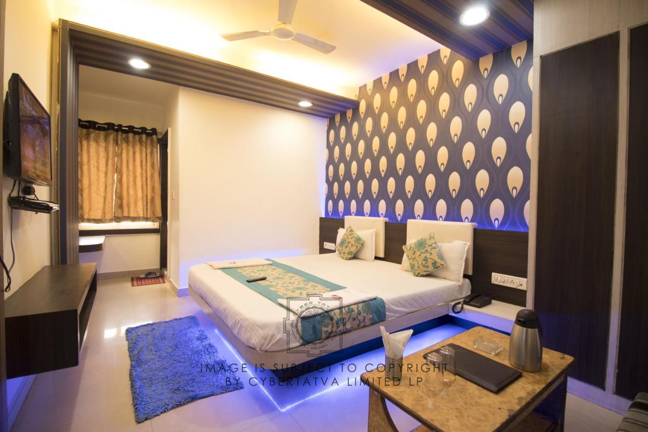 Hotel Maa Ganga Palace โบปาล ภายนอก รูปภาพ