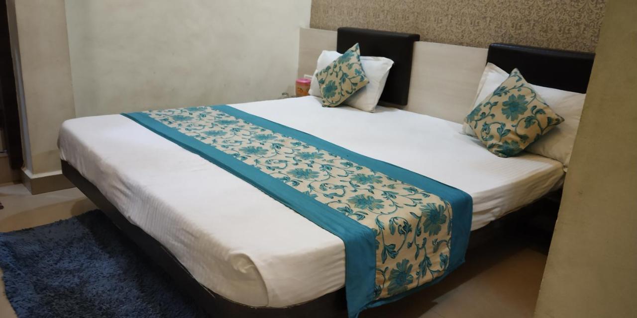 Hotel Maa Ganga Palace โบปาล ภายนอก รูปภาพ