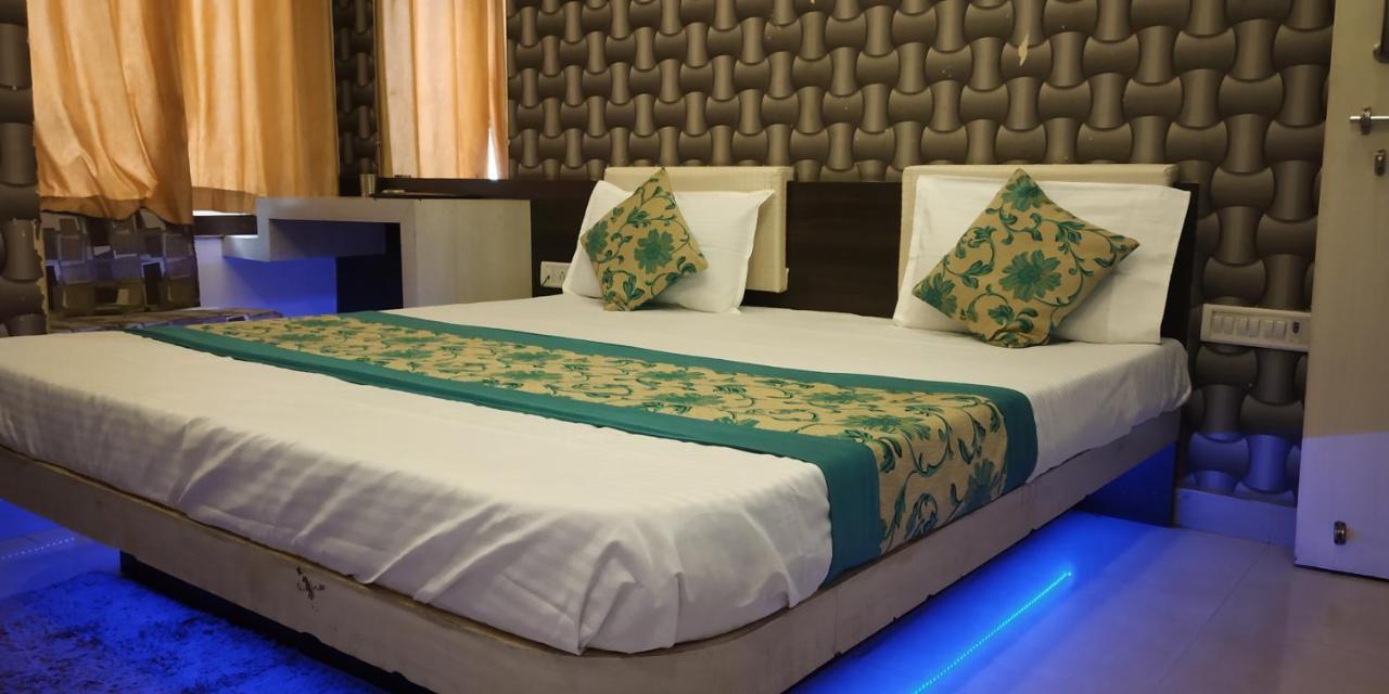 Hotel Maa Ganga Palace โบปาล ภายนอก รูปภาพ